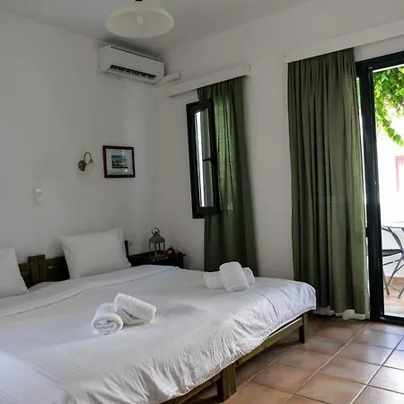 Eva Suites & Apartments Aparthotel 3*