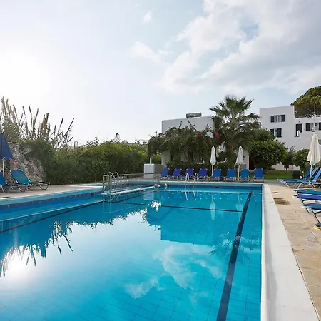 Eva Suites & Apartments Aparthotel 3*